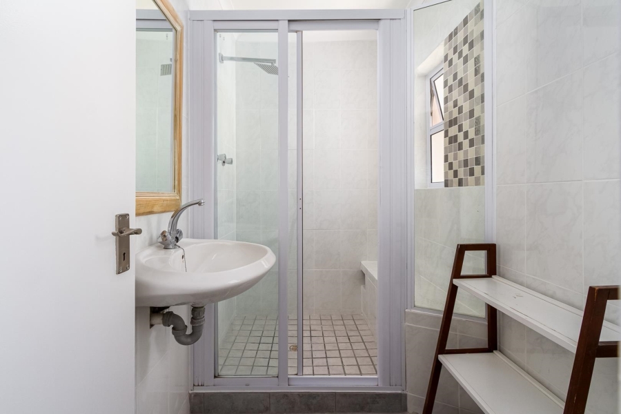 To Let 2 Bedroom Property for Rent in Mouille Point Western Cape